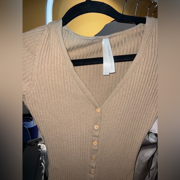 Babaton cove dress (s) - Picture 3 of 3